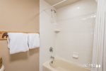En Suite Tub/Shower Combo
